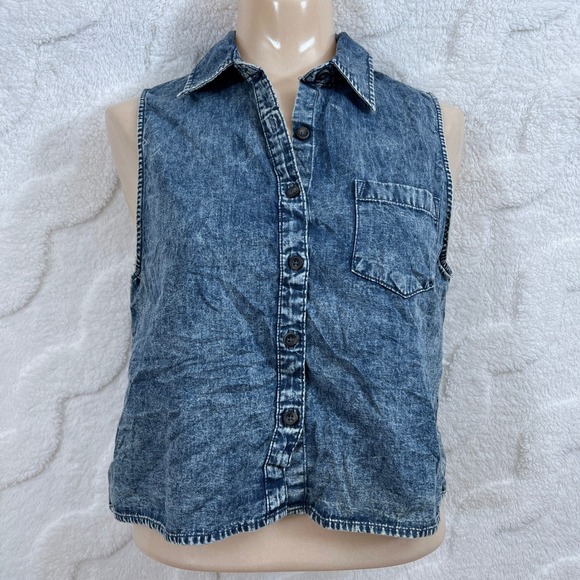 Forever 21 Tops - Forever 21 Sleeveless Blouse Indie Sleaze Acid Wash Denim Style Button Front